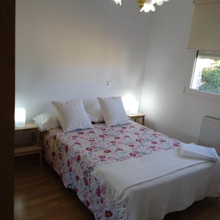 Vivienda Adosada , Con Merendero En Carcedo Carcedo de Burgos Luaran gambar